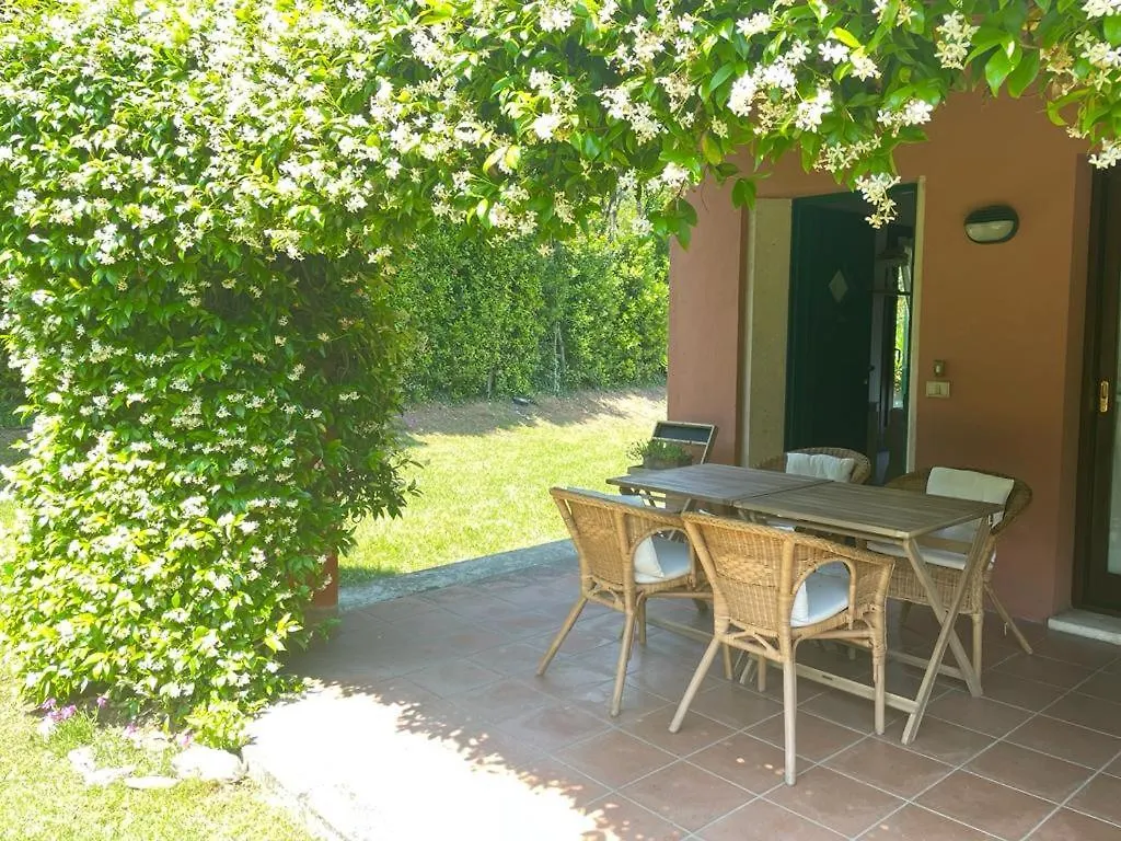 Garda Golf Country Chic Home Soiano Del Lago 0*,  Italia